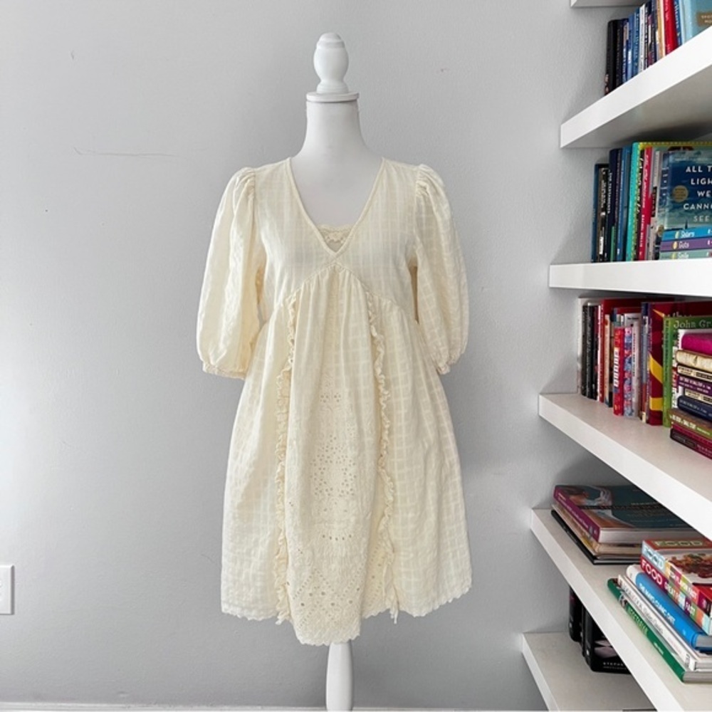 Sundace Cream Ruffled Thora Eyelet V-Neck Dress size PM